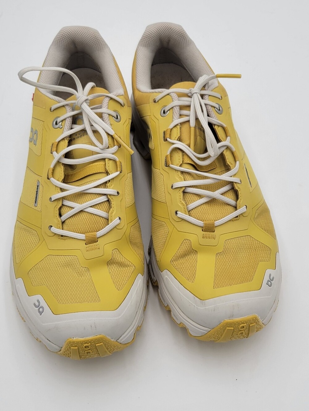 ON Women's Cloudventure Waterproof running shoes Mustard/Plearl size 10 - Picture 3 of 9